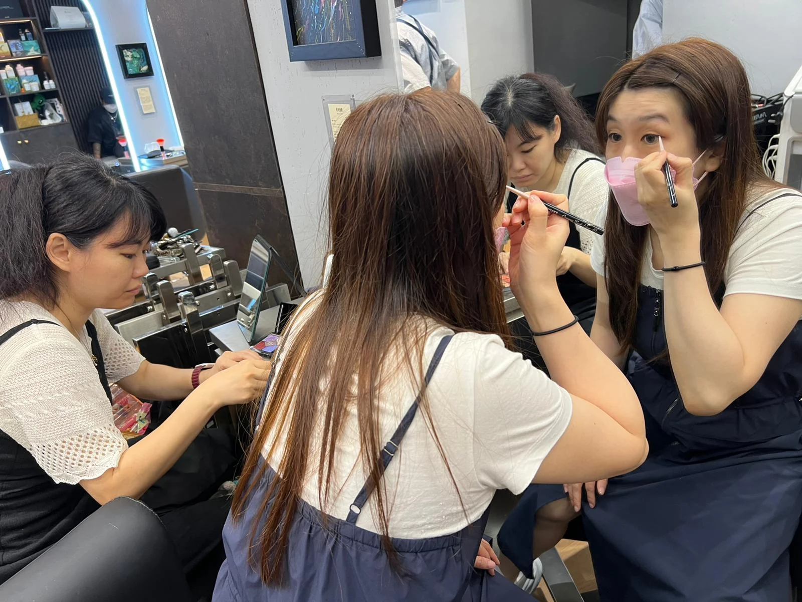 Canvas Academy 化妝課堂實況 — 學員小班教學