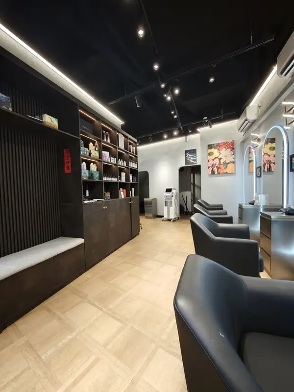 男士電髮推介 — Canvas Academy 專業 Salon 環境